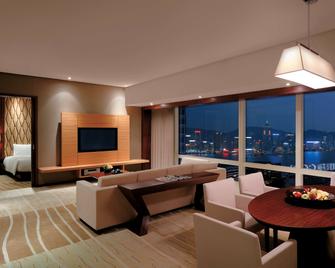 Hyatt Regency Hong Kong Tsim Sha Tsui - Hong Kong - Bedroom