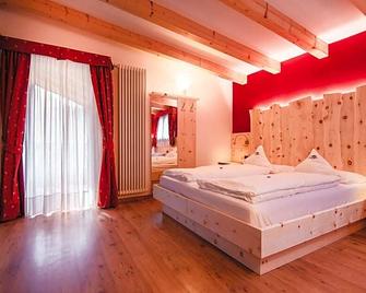 Hotel Zirmes - Moena - Makuuhuone