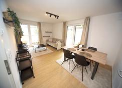 Central Apartment / Bbq Terrace / Big Netflixtv - Bayreuth - Jadalnia