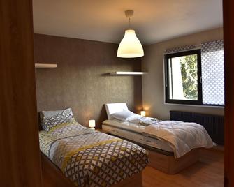 Quiet 130 M2 apartment with pool and outdoor space and private parking - Sentheim - Habitación