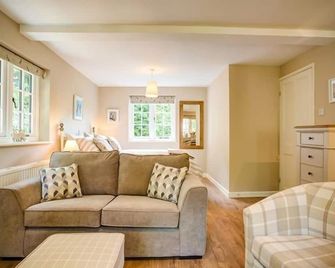 Cider Press - Burford - Living room