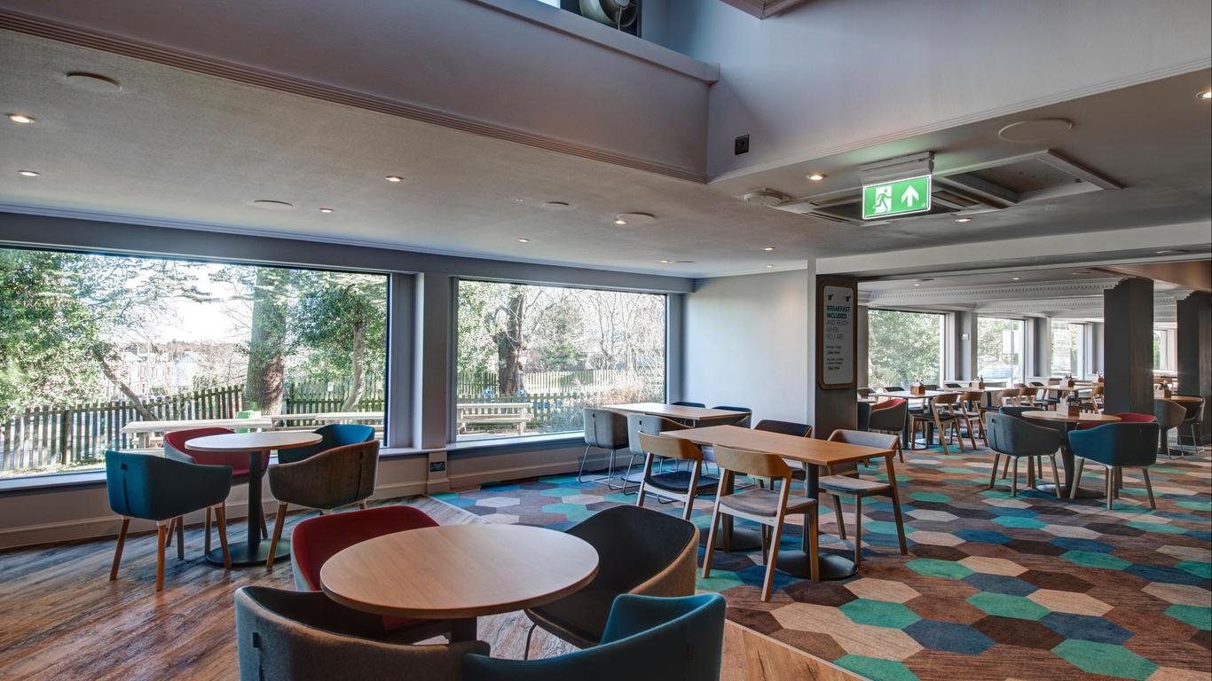 Holiday Inn Express Edinburgh - City West By IHG