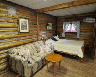 North Shore Cottages - Saugeen Shores - Bedroom