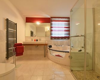 Skyhotel Merseburg - Merseburg - Ванна кімната