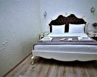 Alacati Eldoris Butik Hotel - Alacati - Bedroom