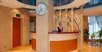 Apri Hotel Perm - Perm - Front desk