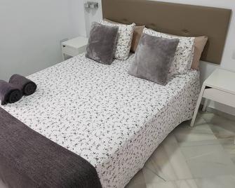 Fan Rooms Duquesa - Málaga - Bedroom
