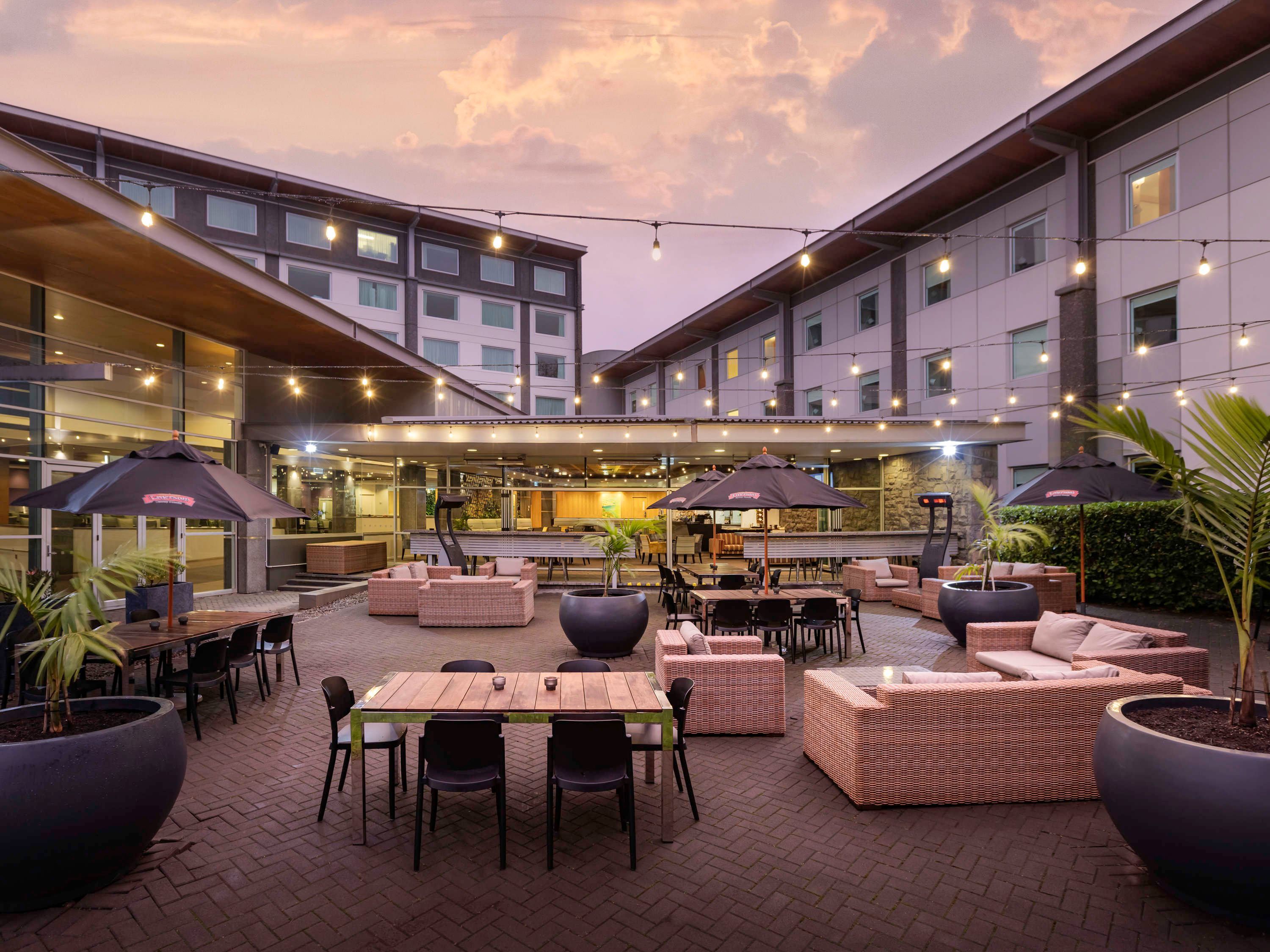 نوفوتيل أوكلاند إليرزايل