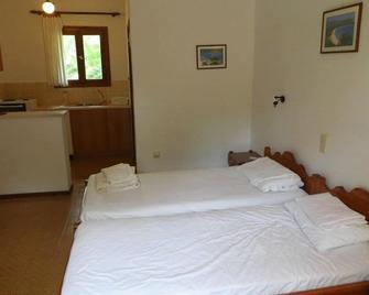Skiathos, Trulos Beach Studios 500 Metres From The Beach. - Skiathos - Bedroom