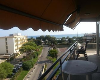 Apartment Heliotel Marine 4 Bord de Mer - Saint-Laurent-du-Var - Balcony