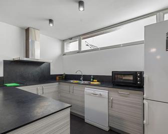 Casa Laberinto - Tornos - Cocina