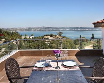 Golden Lake Hotel - Adana - Parveke