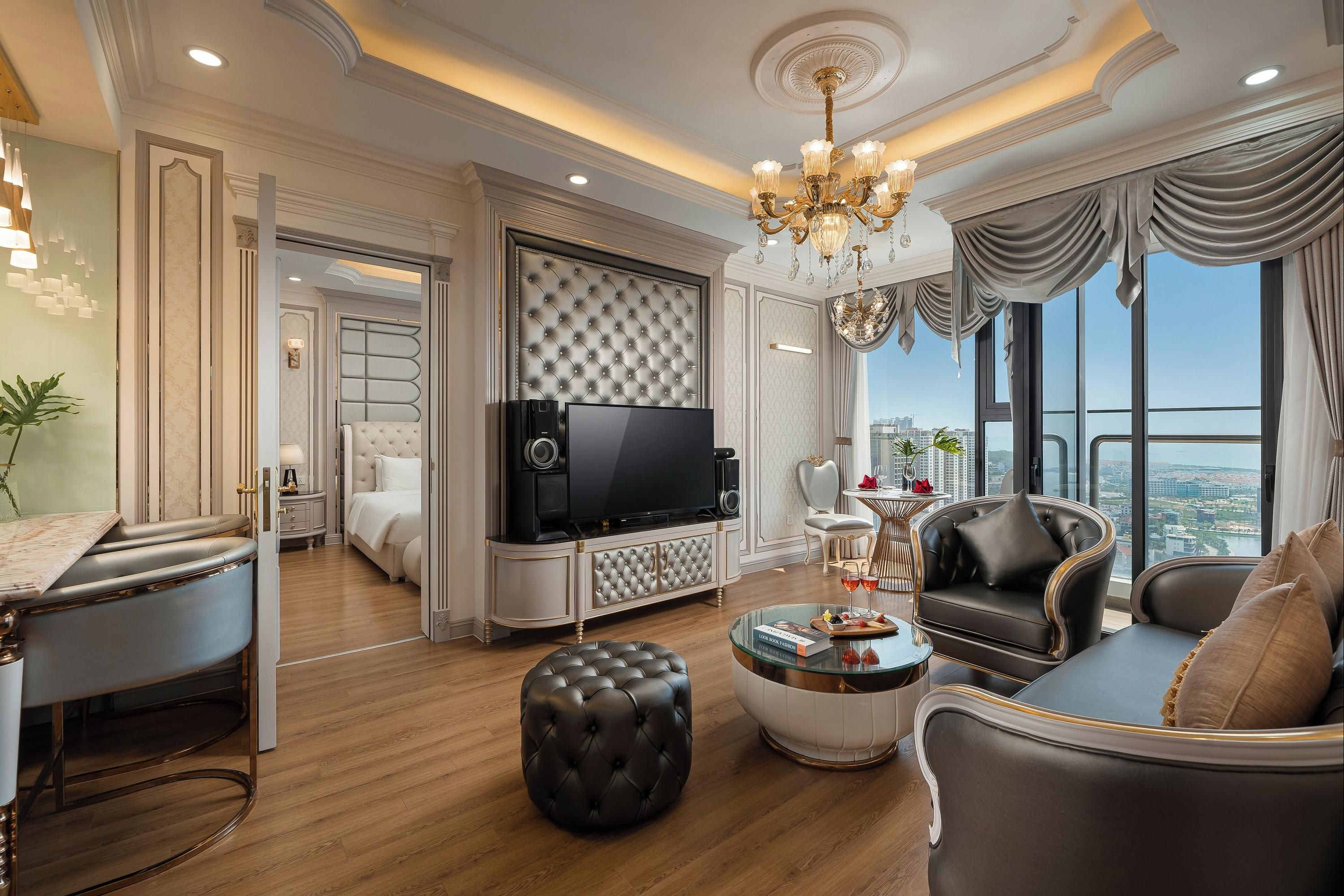 Delasea Ha Long Hotel - Modern Bayview Escape - הא לונג