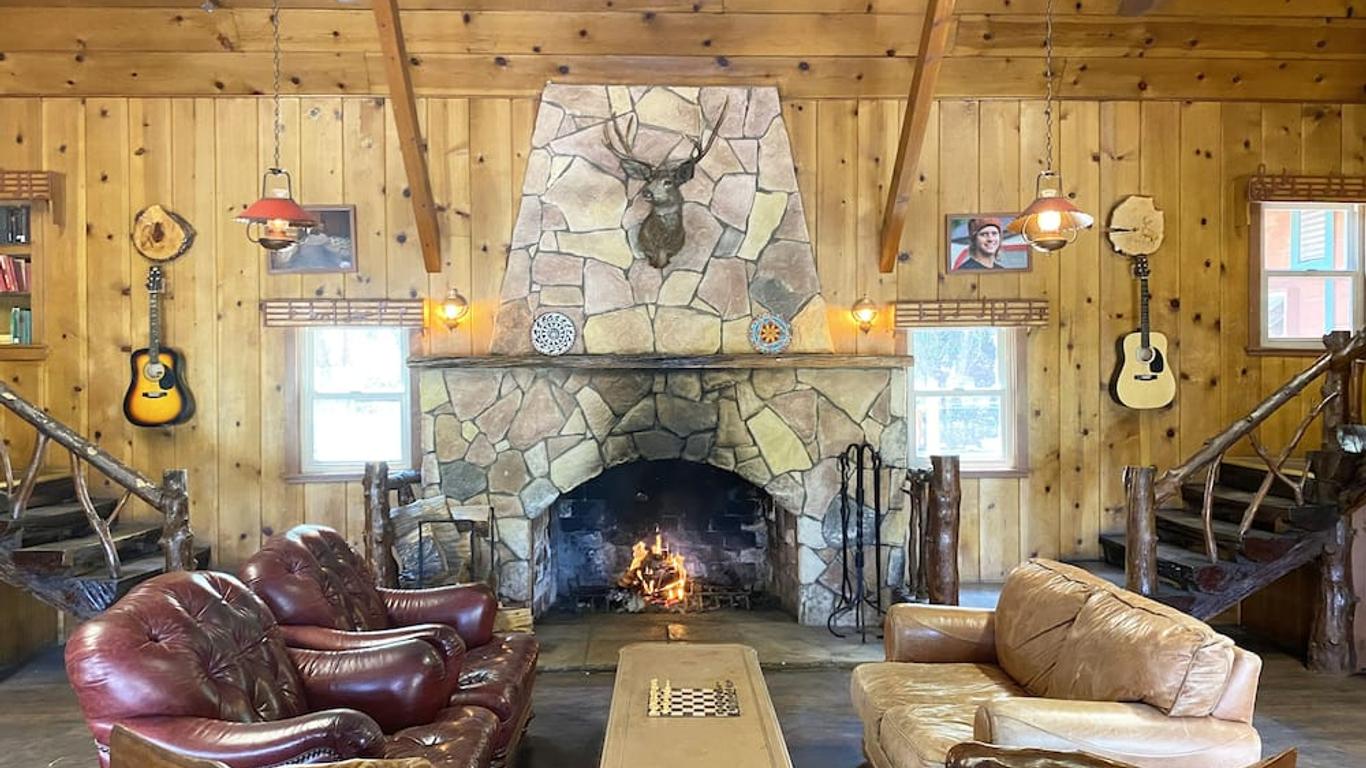 Ith Big Bear Lake Hostel & Lodge