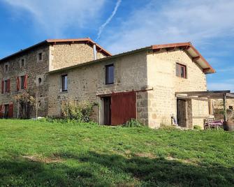 Domaine Du Coq En Pat - Olliergues - Edificio