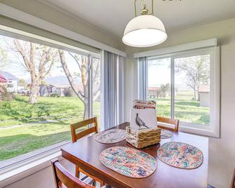 Charlo Cabin Rental ~ 20 Mi to Flathead Lake! - Charlo - Comedor
