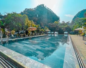 Lalita Tam Coc Resort & Spa - Ninh Binh - Piscina