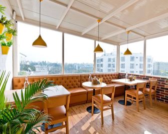 bloomrooms @ City Centre - Bengaluru - Restaurant