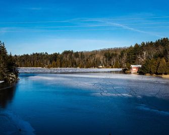 Starsview Cottage - Myers Cave Resort - Cloyne - Pool