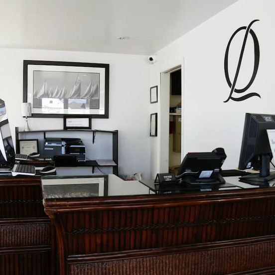 Front desk view of Oceans 2700