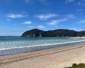 Tropical Hideaway 150 meters from the beach. - Tutukaka - Plaża