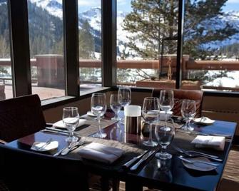 Resort at Squaw Creek Studio 812 - Olympic Valley - Dining room