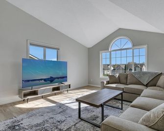 The Modern Home - St. Cloud - Sala de estar