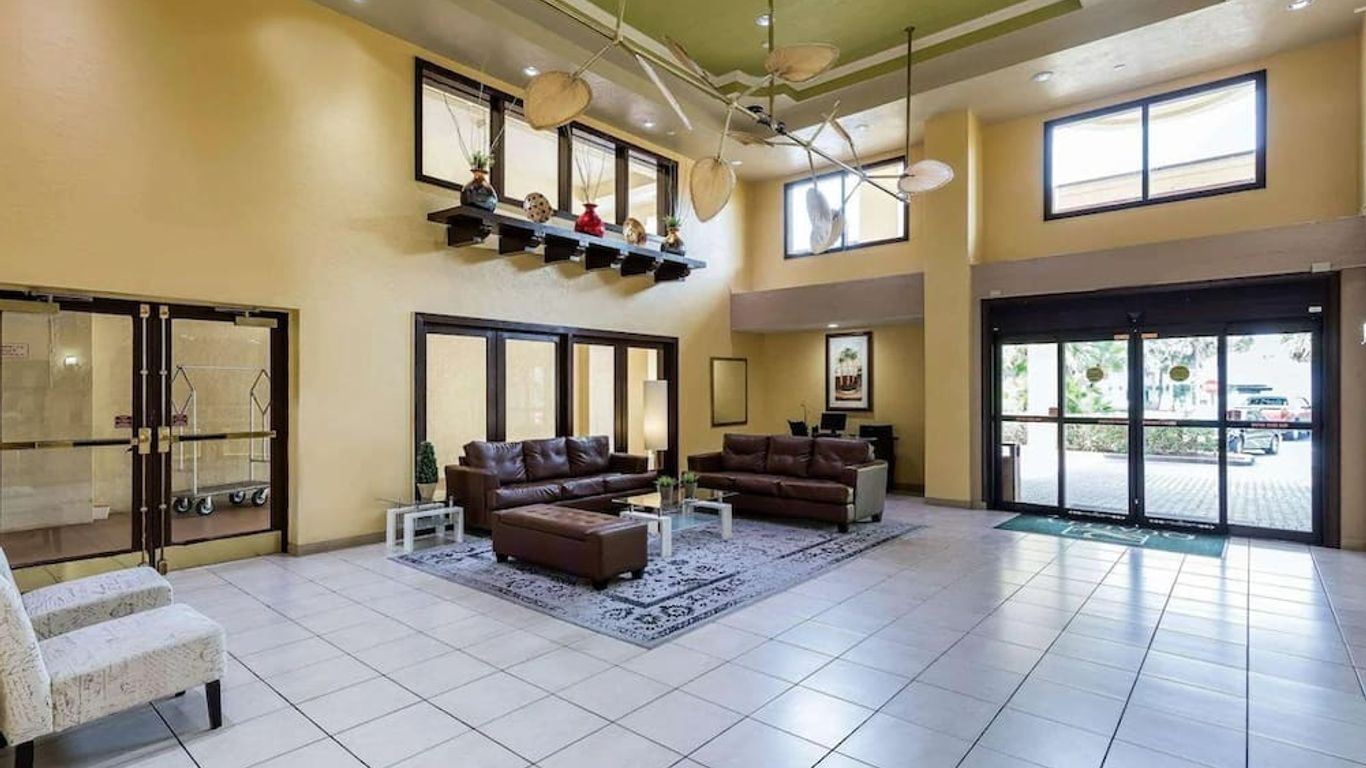 Boca Suites Deerfield Beach, SureStay Collection by BW