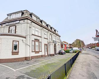 Weaste Hotel, West Manchester - Manchester - Building