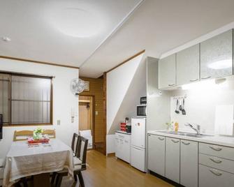 10mins train to Namba, 4 mins walk to stn, 2 floors japanese style , 2-8 people - Osaka