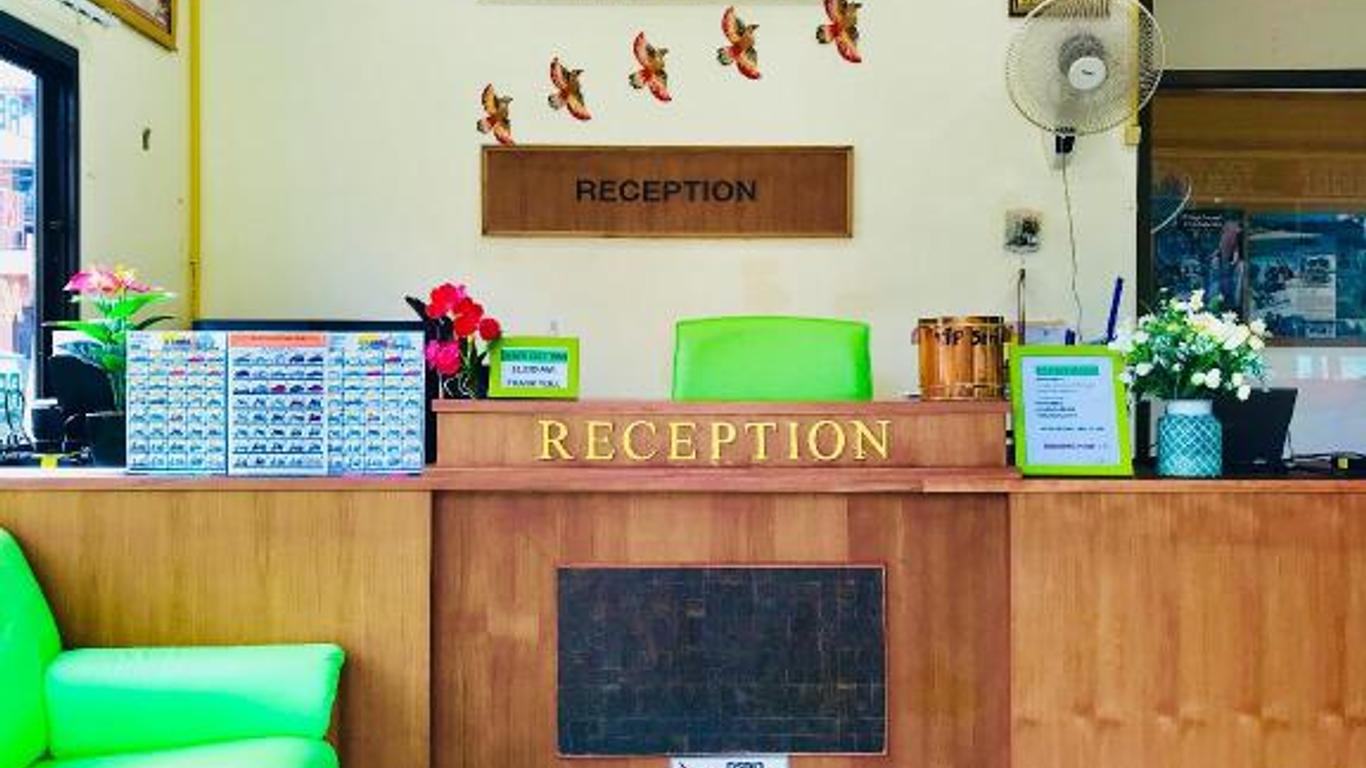 Lanta L.D. Beach Bungalow