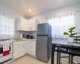 Stylish 1-bedroom apartment in delightful Buckleys with WiFi, AC - Buckleys - Cuisine