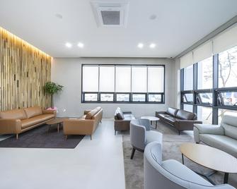 Hotel Asan (Korea Quality) - Asan - Salónek