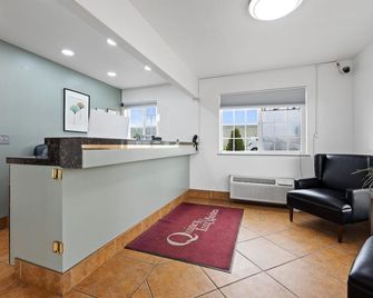 Quincy Inn and Suites - Quincy - Receptie