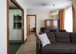 Santiago Apartments Bilbao - Bilbao - Oturma odası