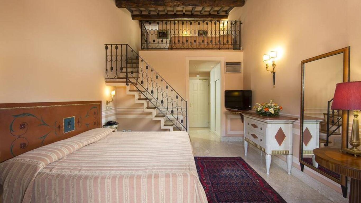 هوتل إلبيكولو كاستيلو