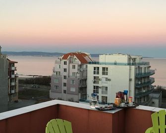 Sea Breeze Pomorie - Pomorie - Balcone