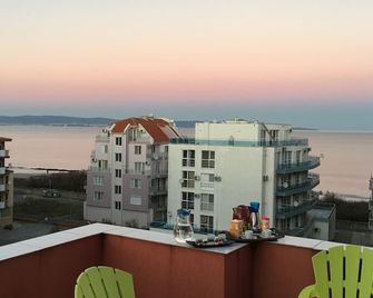 Sea Breeze Pomorie - Pomorie - Balkong