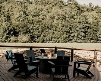 Cozy Safari Tent for Two in Erwin, Tennessee - Erwin - Balcony