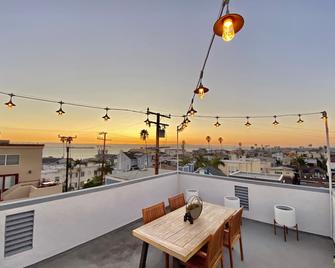 50 M To Sand Lgb 2 King Suites - Long Beach - Balcony