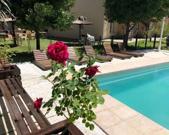 Brisas del Lago Apartamentos - Colón - Piscina