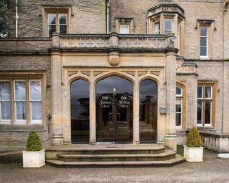 Shendish Manor Hotel & Golf Course - Hemel Hempstead - Building