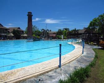 Caribbean Waterpark & Resotel - Bacolod - Pool