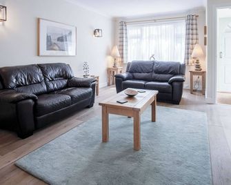 Clover Cottage - 2 Bedroom Cottage - Begelly - Saundersfoot - Living room
