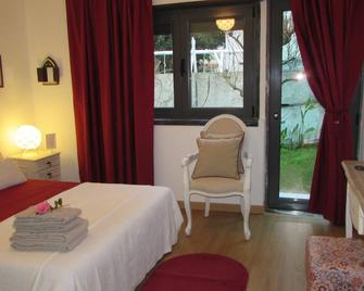 Room / Suite in detached villa - Ericeira - Ložnice