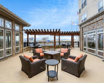 Hilton Garden Inn Roanoke - רואנוק - מרפסת