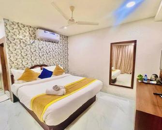 Hotel Eagle Grand Airport Zone - Shamshabad - Habitación