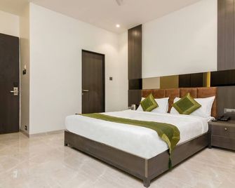 Hotel Oyster Suite Andheri West - Mumbai - Bedroom