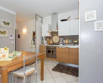 Cozy Apartment With Large Garden - Corciano - Cucina