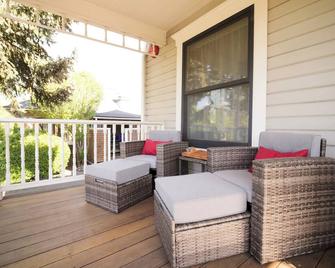 Redtail Inn - 3 Suites Sleeps Up To 12 - Ashland - Balcón